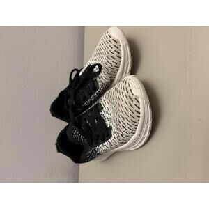 Urban sport Black and White Lightweightsize 6.5  Sneakers